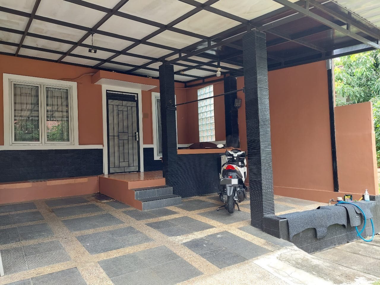 Dijual Rumah di Taman Lembah Hijau Lippo Cikarang